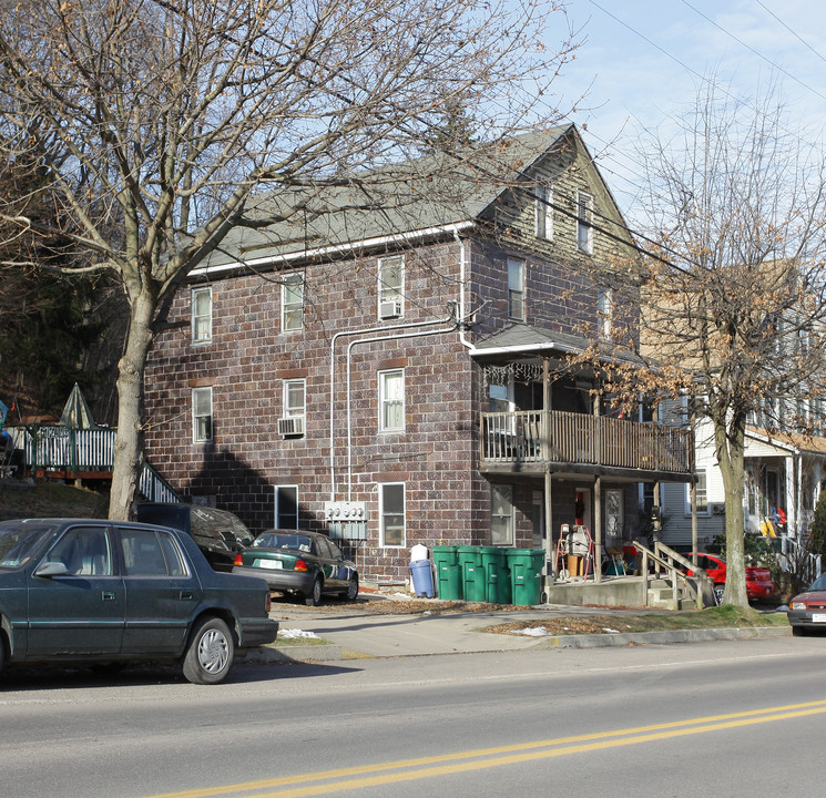 90 S Main St in Berwick, PA - Foto de edificio