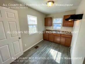 243 N Eureka Ave in Columbus, OH - Building Photo - Building Photo