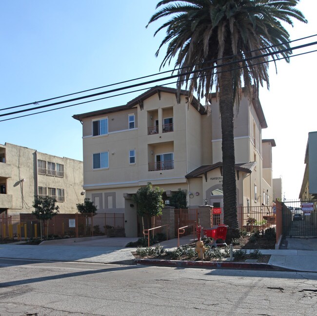Montecito Terraces in Panorama City, CA - Foto de edificio - Building Photo