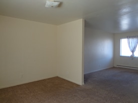 713 Cedar Dr in Fairborn, OH - Building Photo