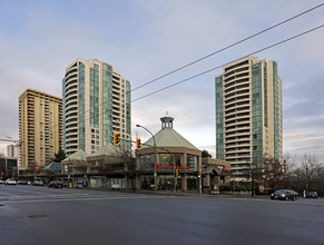 Paramount in Burnaby, BC - Building Photo - Building Photo