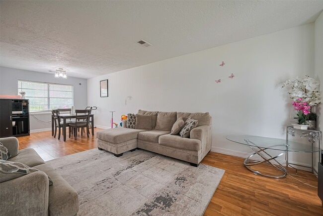 property at 13351 Oak Leaf Ln