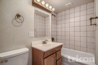 185 N Harlan St in Lakewood, CO - Building Photo - Building Photo