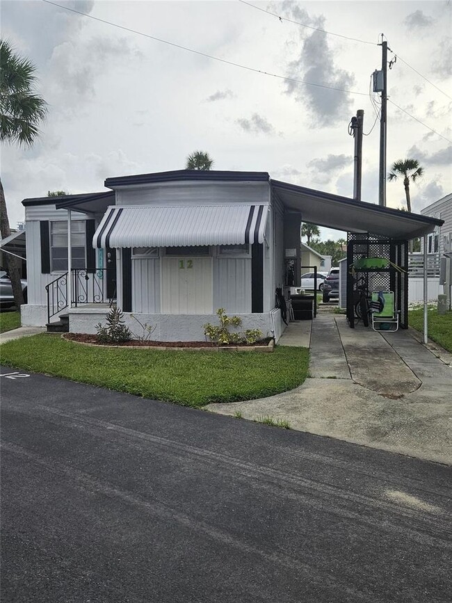 property at 4851 W Gandy Blvd