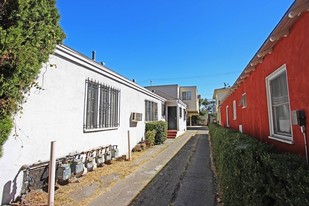 826 N Formosa Ave in Los Angeles, CA - Foto de edificio - Building Photo