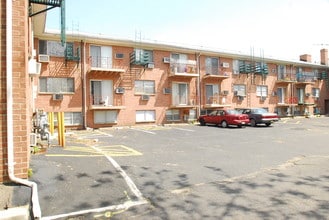 Lakeside apartments in Lakewood, NJ - Foto de edificio - Building Photo