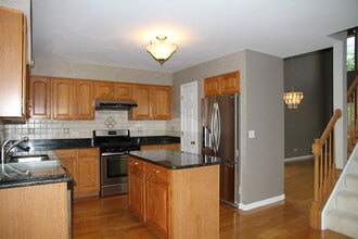 2723 Whitehall Ln in Naperville, IL - Building Photo - Building Photo