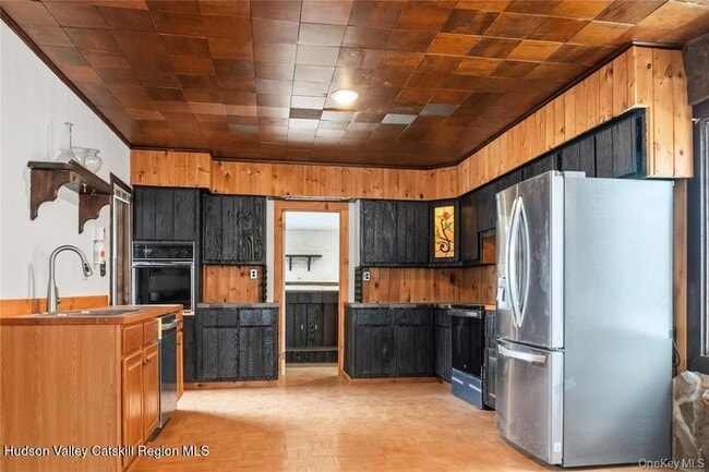 378 Broadway, Unit 1 in Ulster Park, NY - Building Photo - Building Photo