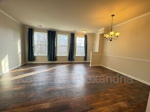 4834 Dane Ridge Cir in Dale City, VA - Building Photo - Building Photo