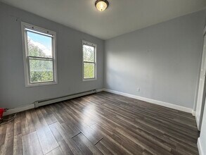 218 Geneva St, Unit 6 in Elizabeth, NJ - Foto de edificio - Building Photo