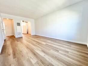 M-E Bldg 3 in Long Beach, CA - Building Photo - Interior Photo