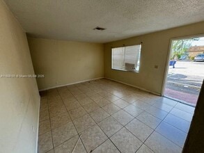 7830 SW 10th St in North Lauderdale, FL - Building Photo - Building Photo