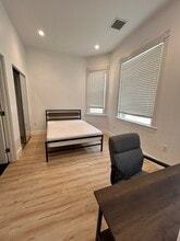 1334 W 22nd St in Los Angeles, CA - Foto de edificio - Building Photo