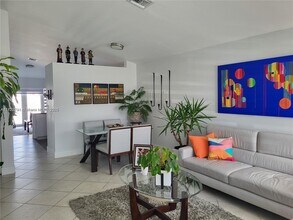 15037 SW 138th Terrace in Miami, FL - Building Photo - Building Photo
