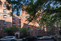 3520 73rd St in Jackson Heights, NY - Foto de edificio - Building Photo