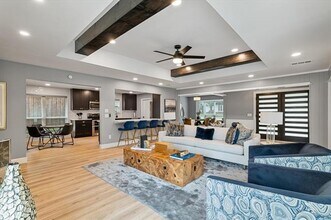 2833 Meadowbrook Dr in Plano, TX - Foto de edificio - Building Photo