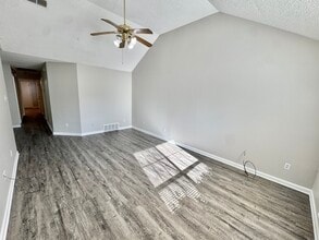 5528 Ginners Dr in Memphis, TN - Building Photo - Building Photo