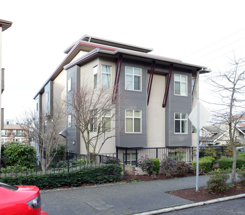 Martina Apartments in Seattle, WA - Building Photo