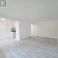 125 Shelborne Ave in Toronto, ON - Building Photo