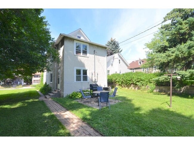 property at 711 University Ave SE