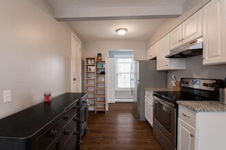 3 Sharon Ct in Newport, RI - Building Photo - Building Photo