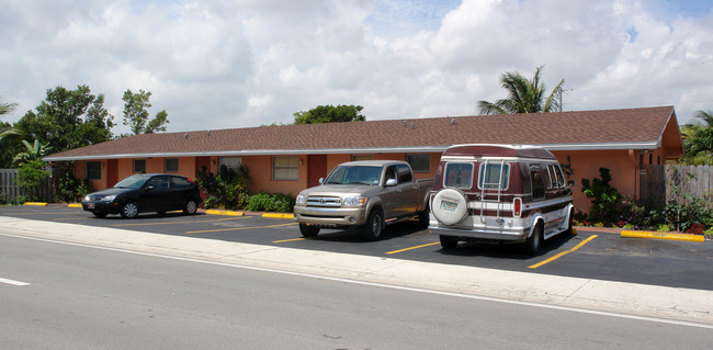 Waterfront Apartments in Pompano Beach, FL - Building Photo - Building Photo