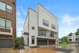 1305 Mayfair Clarkson Ln, Unit 7-U307 in Houston, TX - Building Photo