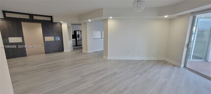 10730 NW 66th St in Doral, FL - Building Photo - Building Photo