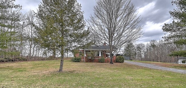 6456 Blue Springs Pkwy in Mosheim, TN - Building Photo - Building Photo