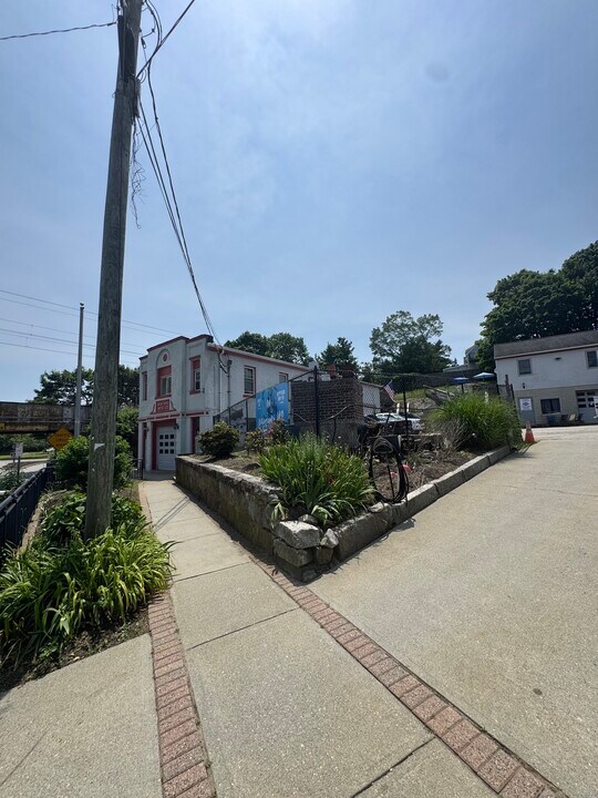 245 Shaw St in New London, CT - Building Photo