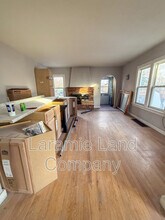 658 N 10th St in Laramie, WY - Foto de edificio - Building Photo