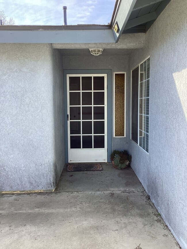 625 N 5th St in Lompoc, CA - Building Photo - Building Photo