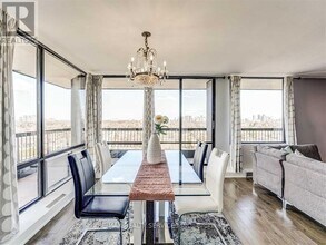 135 Antibes Dr in Toronto, ON - Building Photo - Building Photo