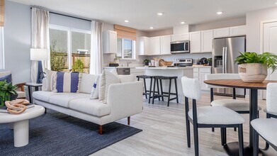 8152 Whippersnapper Wy in Roseville, CA - Building Photo - Building Photo