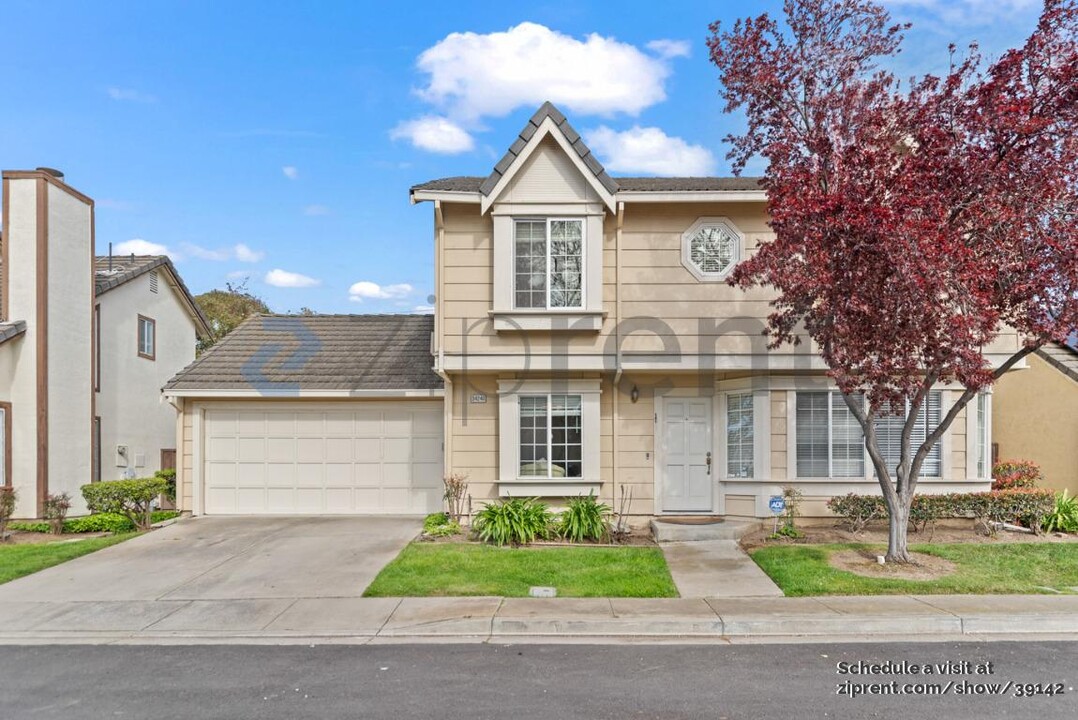 34240 Della Terrace in Fremont, CA - Foto de edificio