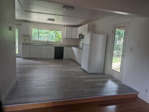 19672 Valley Ln in Redding, CA - Building Photo - Building Photo
