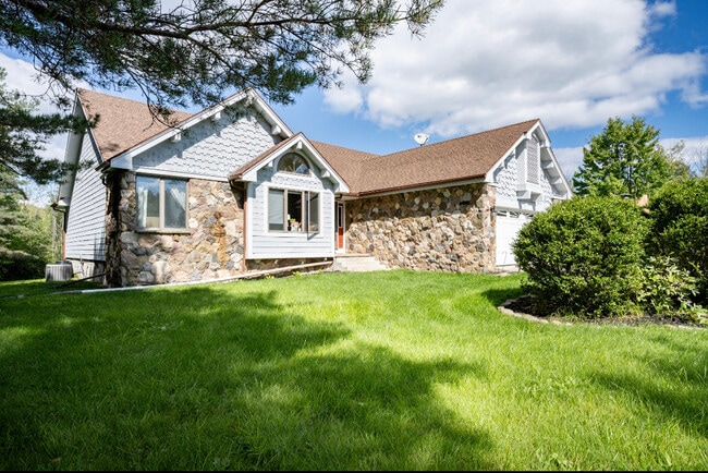 9740 Purcell Hill Rd in Springwater, NY - Building Photo - Building Photo