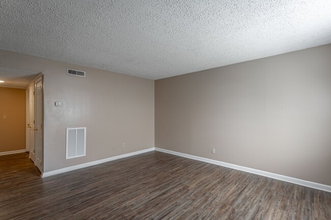 19-30 Iris Ln in Ringgold, GA - Building Photo - Building Photo