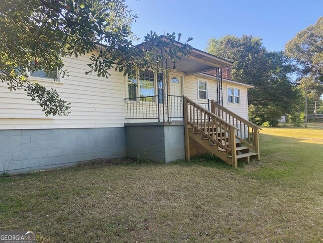 property at 421 Avera Ln