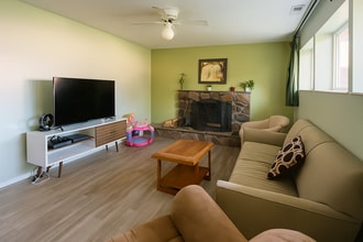 8240 S Marion View Cir in Sandy, UT - Building Photo - Building Photo