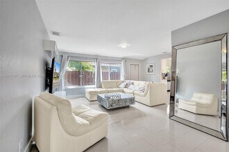 1146 NE 17th Terrace in Fort Lauderdale, FL - Building Photo - Building Photo