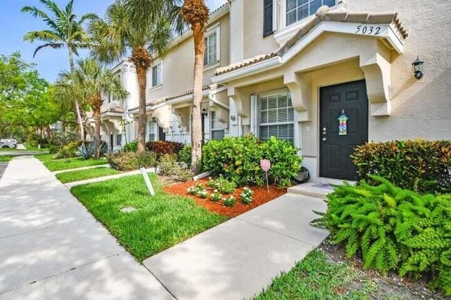 5032 Palmbrooke Cir in West Palm Beach, FL - Building Photo - Building Photo