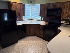 418 N Service Rd in St. Peters, MO - Building Photo - Building Photo