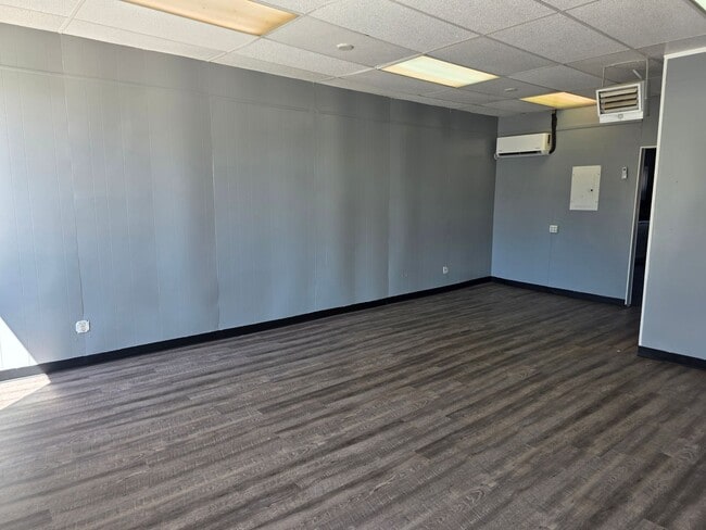 105 W Emeline St in Milford, IN - Building Photo - Building Photo