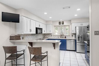 1918 Rockbrook Dr in Arlington, TX - Building Photo - Building Photo