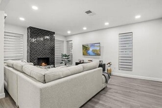 1916 Shorewood Dr in Grapevine, TX - Building Photo - Building Photo