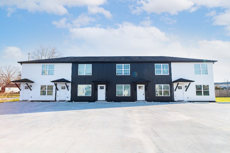 107 Mullican St, Unit 1 in McMinnville, TN - Building Photo
