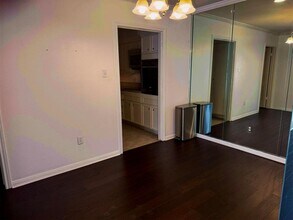 2600 Bellefontaine in Houston, TX - Building Photo - Building Photo