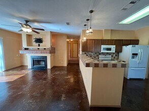 7339 Hunters Land in San Antonio, TX - Building Photo - Building Photo