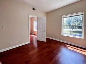 2233 N Kedzie Blvd in Chicago, IL - Building Photo - Building Photo